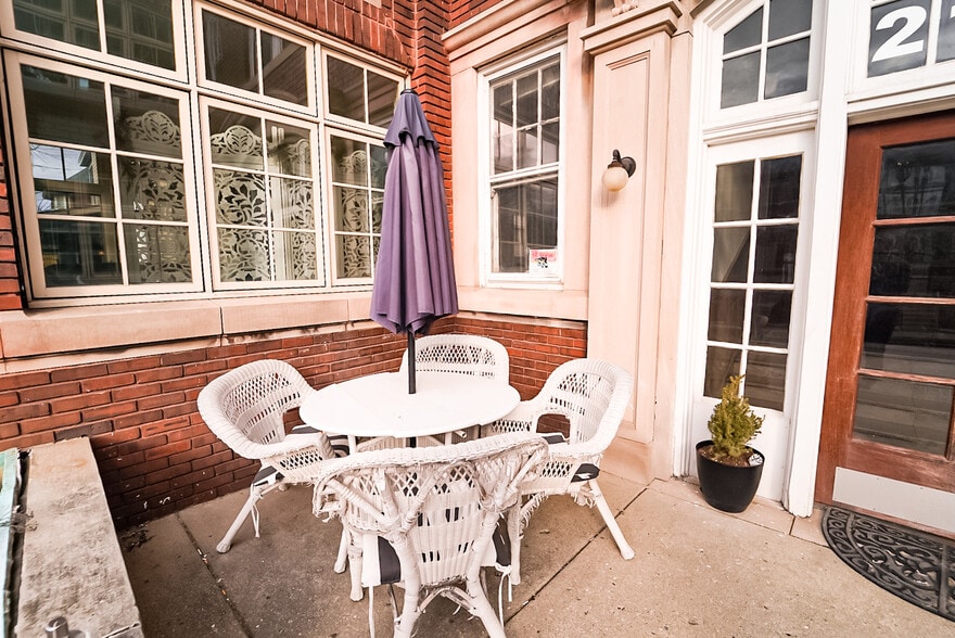 More Photos Of 2101 N Pennsylvania St, Indianapolis Apartments For Sale