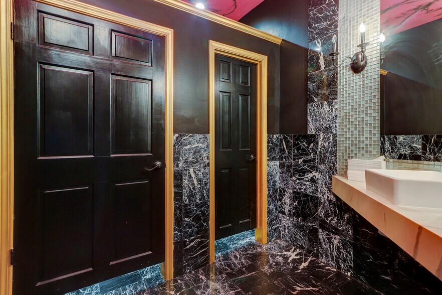 More Photos Of 4319-4321 Montrose Blvd, Houston Restaurant For Lease