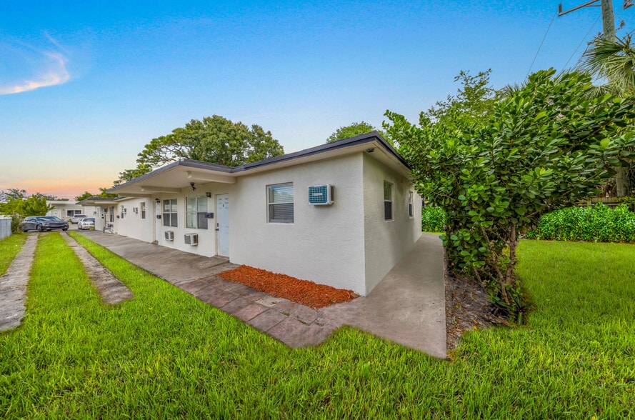 More Photos Of 1132 NW 2nd St, Fort Lauderdale Apartments For Sale