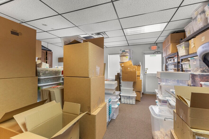 More Photos Of 30948-30960 Ford Rd, Garden City Storefront For Lease