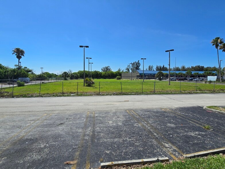 More Photos Of 27201 S Dixie Hwy, Homestead Land For Lease