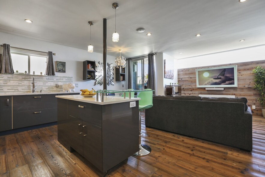 More Photos Of 472 Rosecrans Ave, Manhattan Beach Apartments For Sale