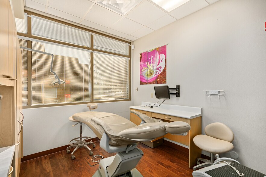 More Photos Of 9179 W Thunderbird Rd, Peoria Medical For Sale