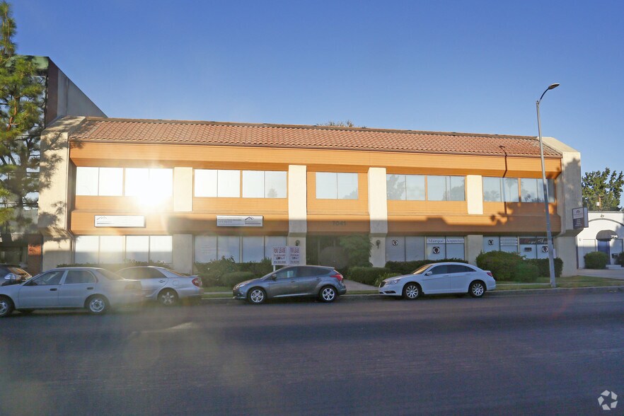 More Photos Of 7041 Owensmouth Ave, Canoga Park Office For Sale