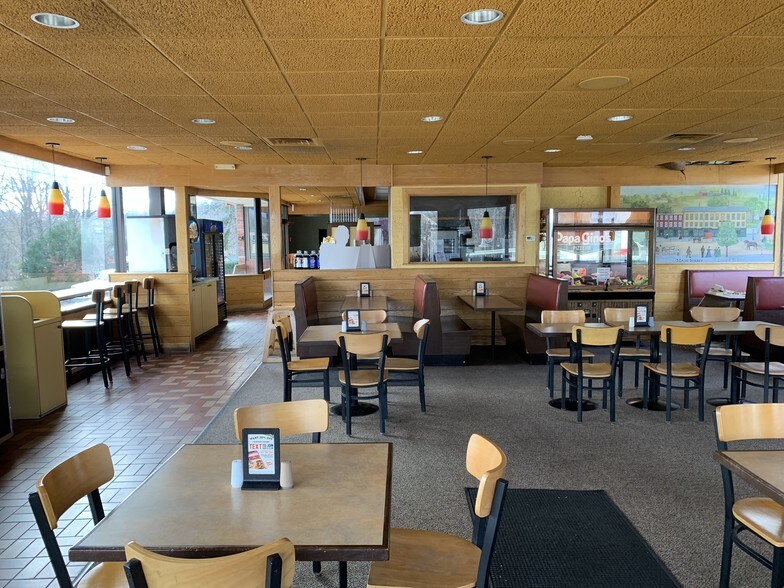 More Photos Of 205 E Main St, Marlborough Restaurant For Lease