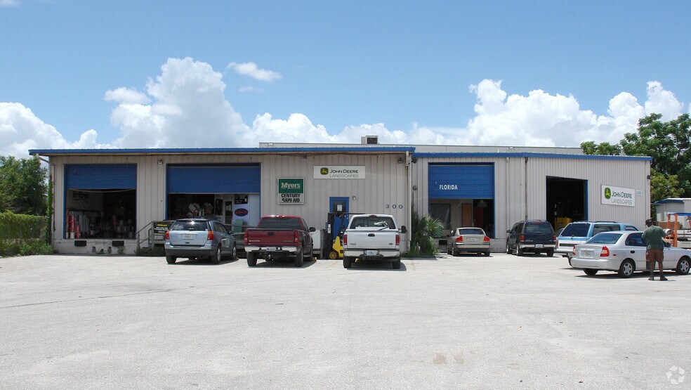 More Photos Of 300 W 27th St, Orlando Industrial For Sale