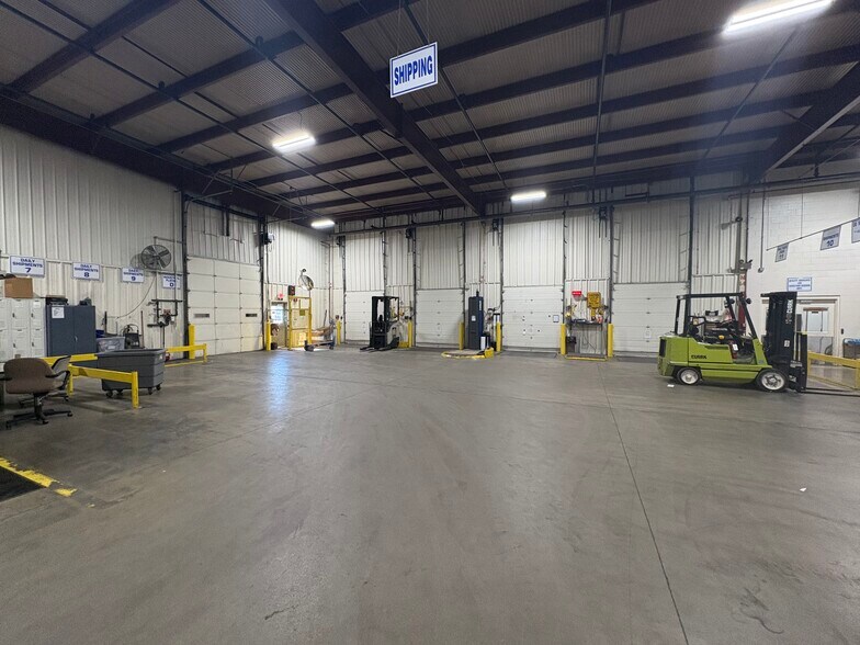 More Photos Of 101 E Industrial Blvd, Logansport Manufacturing For Sale