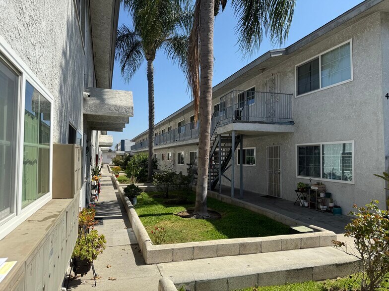 More Photos Of 4931 - 4939 Clara St, Cudahy Apartments For Sale