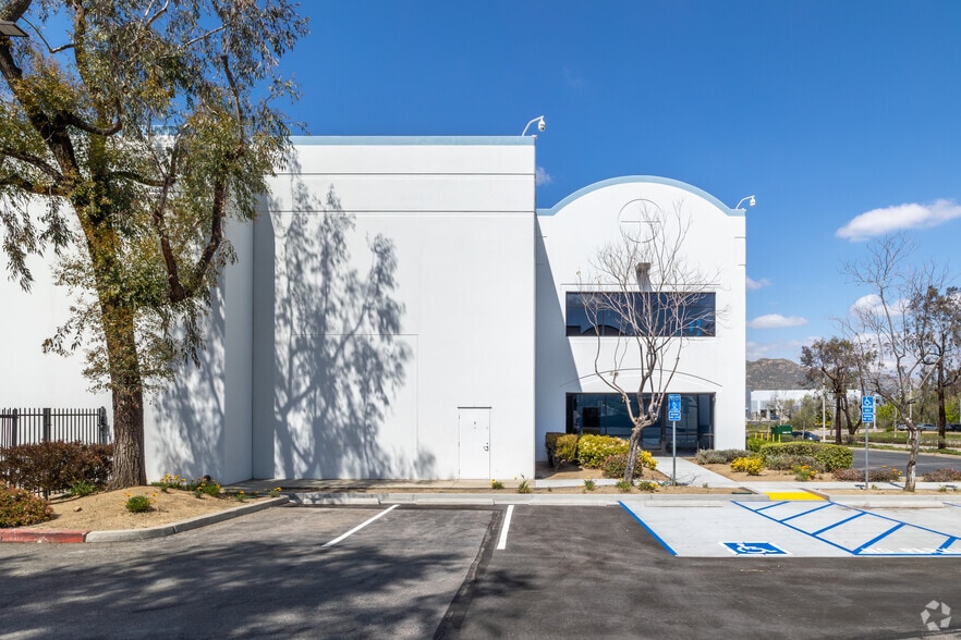 More Photos Of 7275 Sycamore Canyon Blvd, Riverside Warehouse For Lease