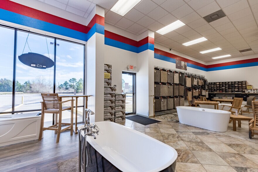 More Photos Of 21019 Spring Towne Dr, Spring Showroom For Lease