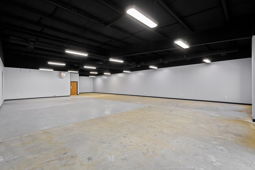 More Photos Of 3537 W Two Mile House Rd, Columbus General Retail For Lease