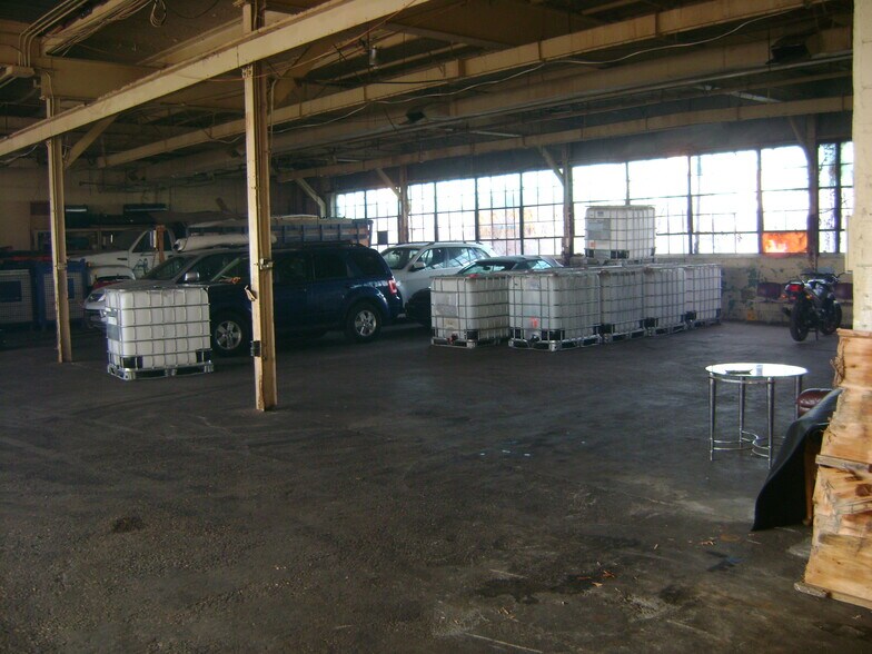 8301 Lyndon St, Detroit, MI 48238 Warehouse For Sale