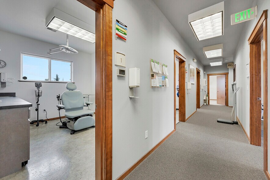 More Photos Of , Sequim Office For Sale