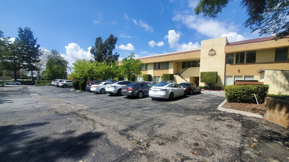 More Photos Of 1074 Park View Dr, Covina Medical For Lease