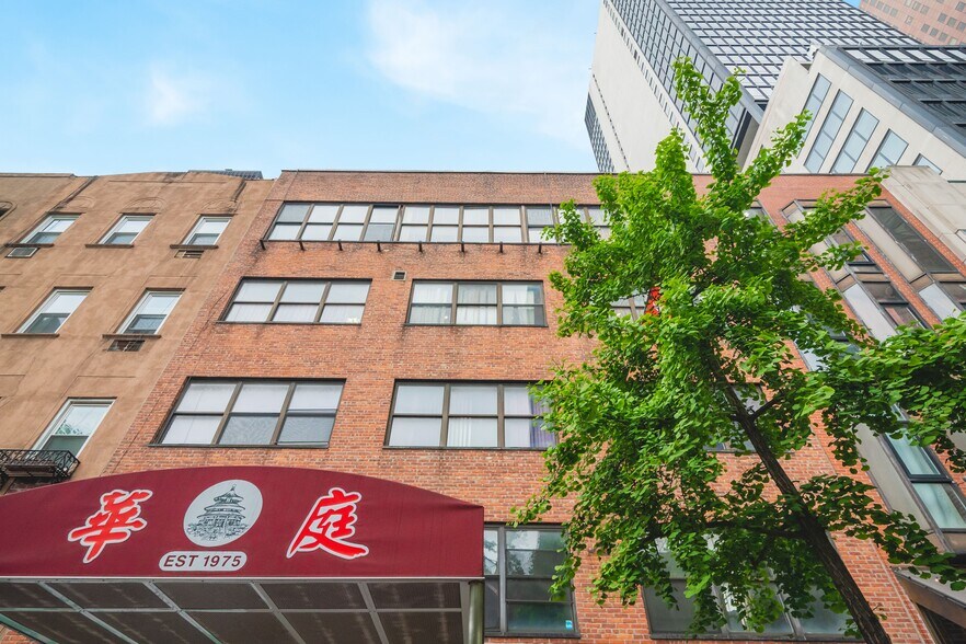 More Photos Of 216 E 49th St, New York Office For Lease