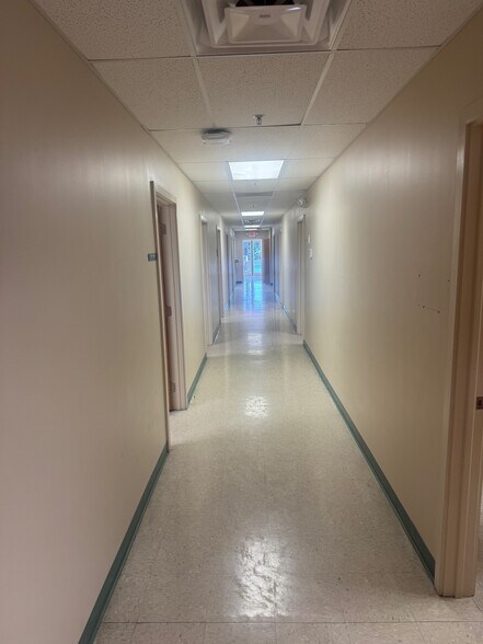 More Photos Of 38394 DuPont Blvd, Selbyville General Retail For Lease