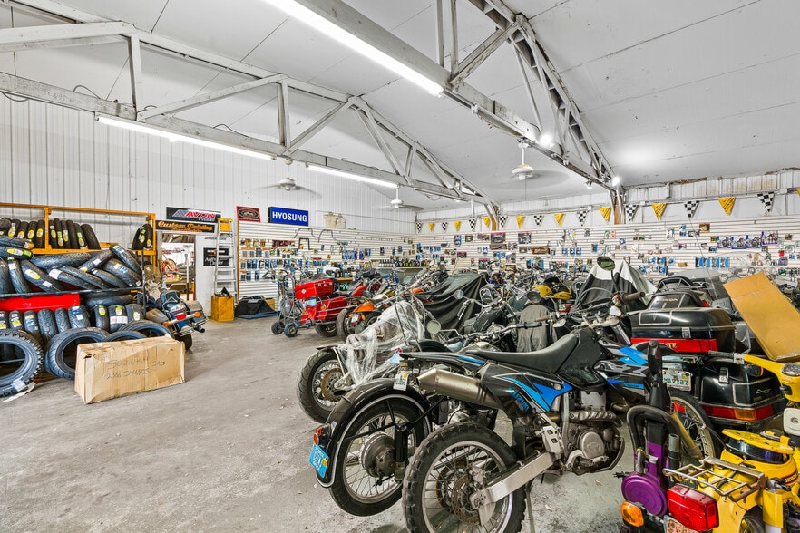 More Photos Of 6695 US 1, Vero Beach Auto Repair For Sale