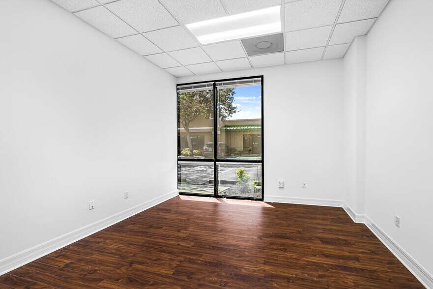 More Photos Of 8991 Daniels Center Dr, Fort Myers Medical For Sale