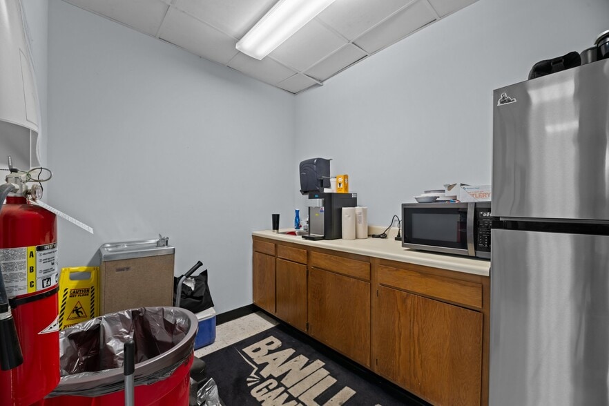 More Photos Of 3283 Frog Level Rd, Greenville Warehouse For Sale