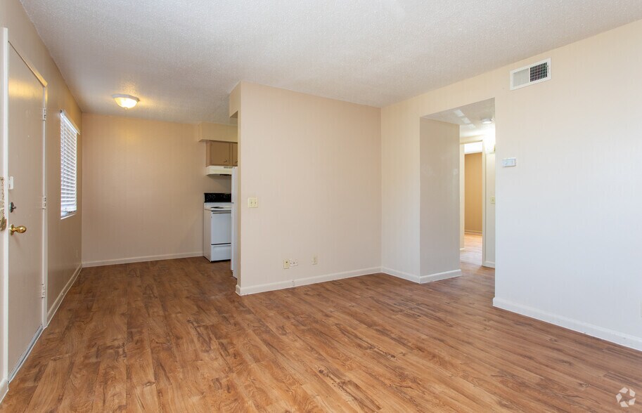 More Photos Of 5050 Fredericksburg Rd, San Antonio Apartments For Sale