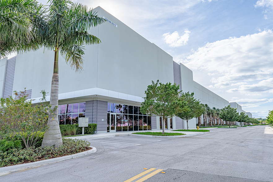 More Photos Of 12000 NW 39 St, Coral Springs Unknown For Lease