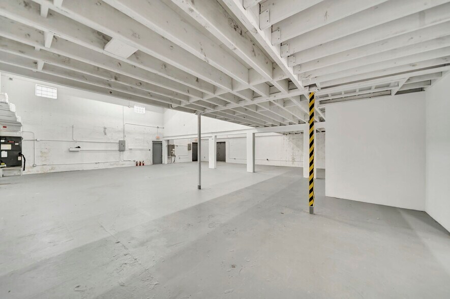 More Photos Of 67 NW 166th St, North Miami Beach Warehouse For Sale