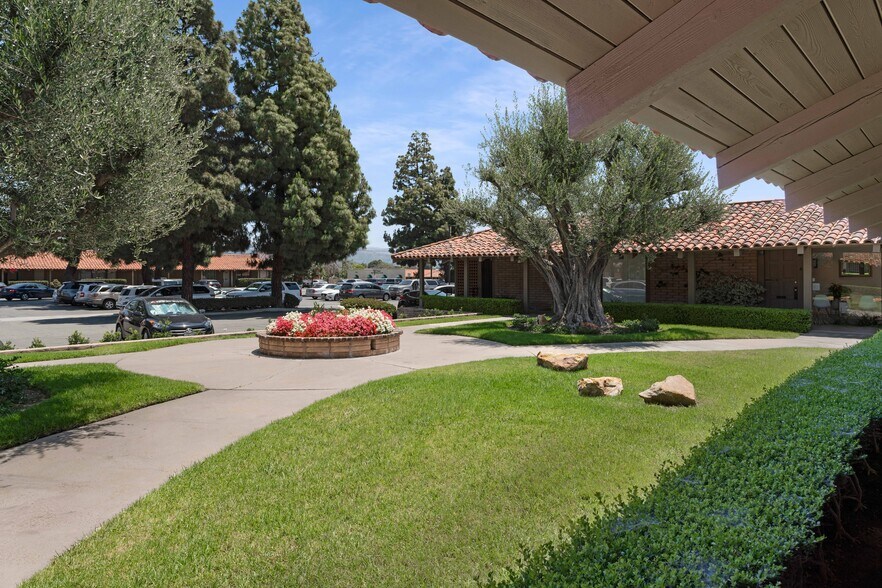More Photos Of 13420 Newport Ave, Tustin Medical For Lease