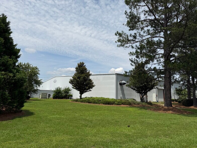 More Photos Of 512 Highland Dr, Valdosta Warehouse For Sale