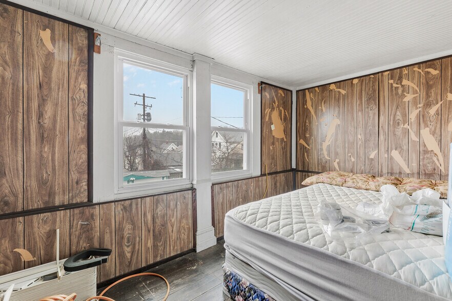 More Photos Of 5543 State Rd, Parma Freestanding For Sale