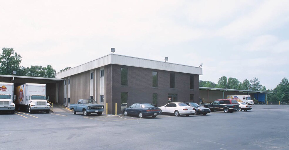 More Photos Of 5000 Kristie Way, Chamblee Distribution For Lease