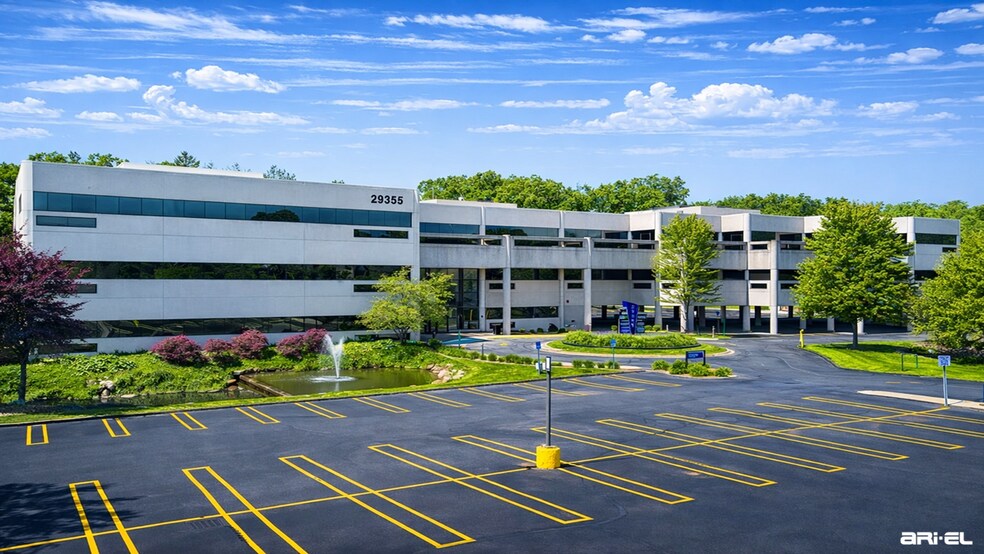 More Photos Of 29355 Northwestern Hwy, Southfield Unknown For Lease