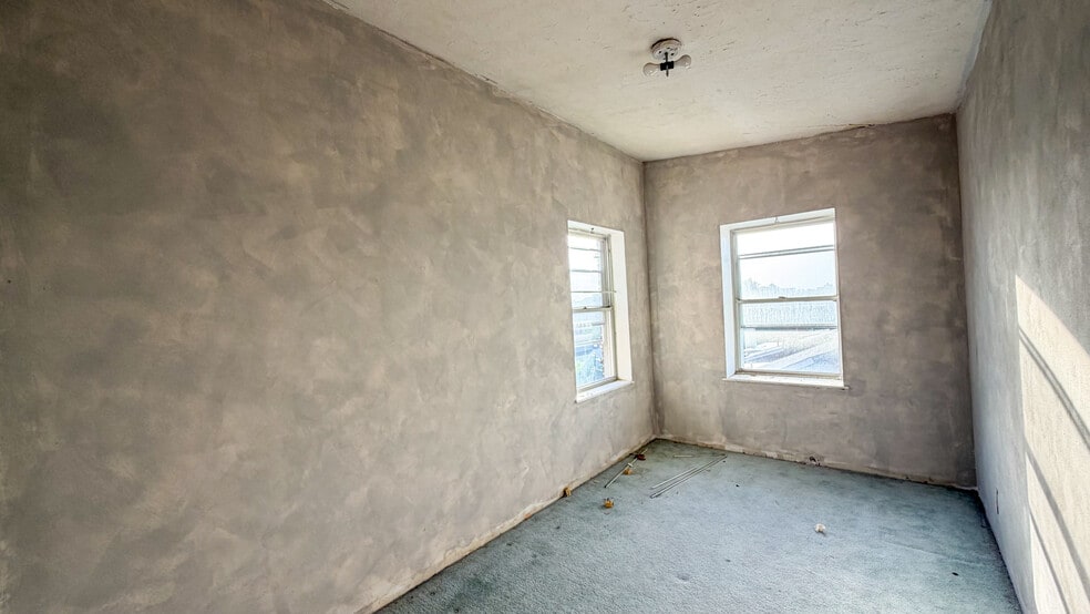More Photos Of 24 E University Ave, Cincinnati Apartments For Sale