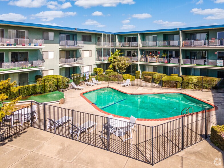 More Photos Of 2051 Shoreline Dr, Alameda Apartments For Sale
