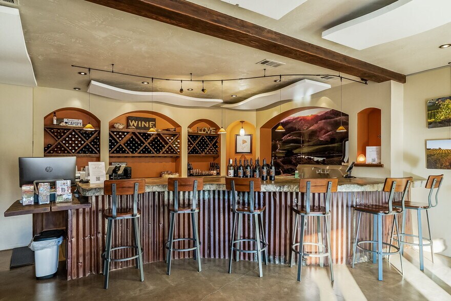 More Photos Of 448 Main St, Murphys Freestanding For Lease