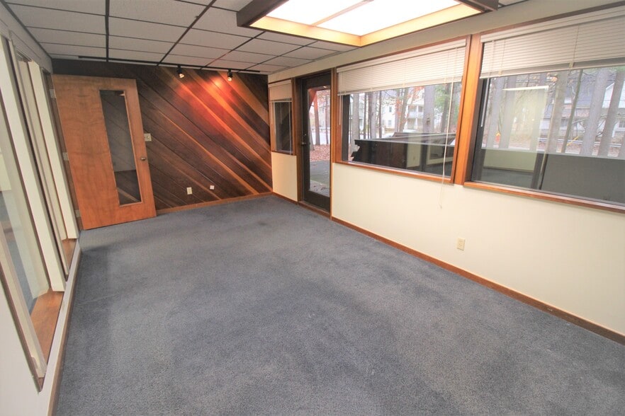 More Photos Of 201 E Seventeenth St, Traverse City Office For Lease