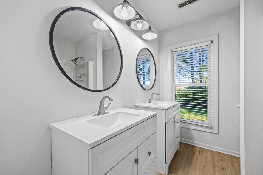 More Photos Of 5037 Sunset Blvd, Lexington Office For Sale