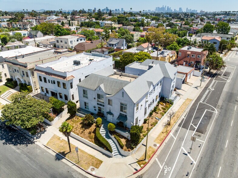 More Photos Of 493 San Vicente Blvd, Los Angeles Apartments For Sale