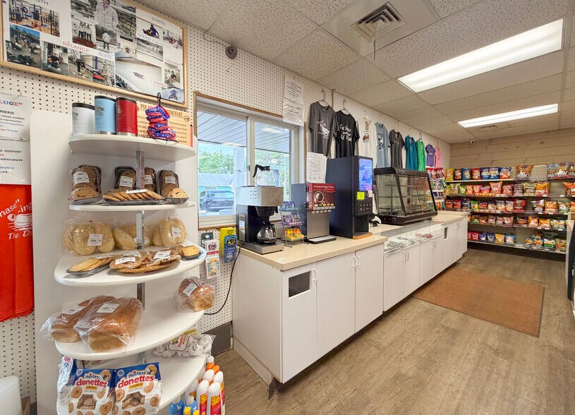 More Photos Of 1866 W Trask Lake Rd, Barton City Service Station For Sale