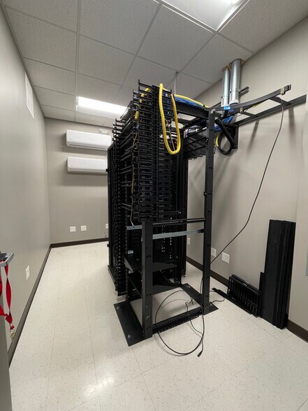 More Photos Of 4610 Progress Dr, Columbus Showroom For Lease