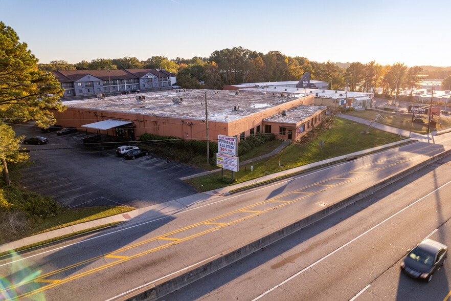 More Photos Of 6218 Dawson Blvd, Norcross Showroom For Sale