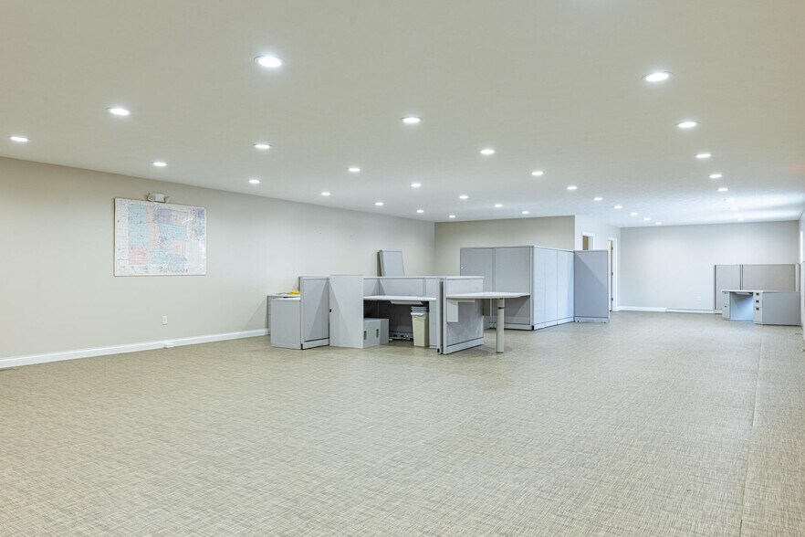More Photos Of 1001 N County Road 25A, Troy Office For Sale