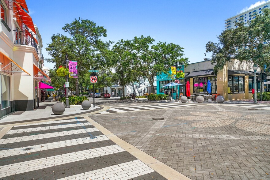 More Photos Of 525 Clematis St, West Palm Beach Office For Lease