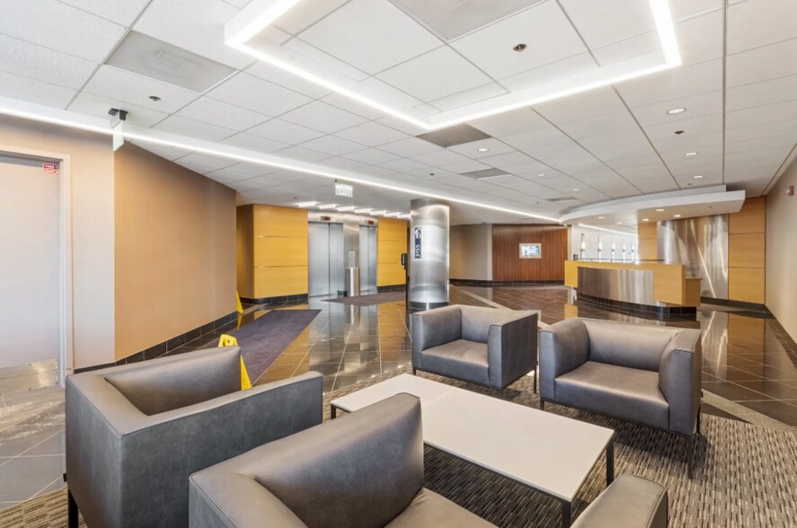 More Photos Of 3155 W big beaver Rd, Troy Office For Lease