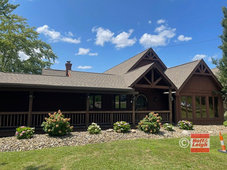 More Photos Of 335 S Main St, Munroe Falls General Retail For Sale