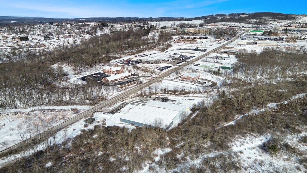 More Photos Of 850 Eisenhower Blvd, Johnstown Warehouse For Lease
