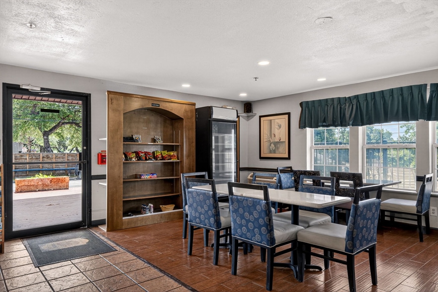 More Photos Of 5319 Casa Bella, San Antonio Hotel For Sale