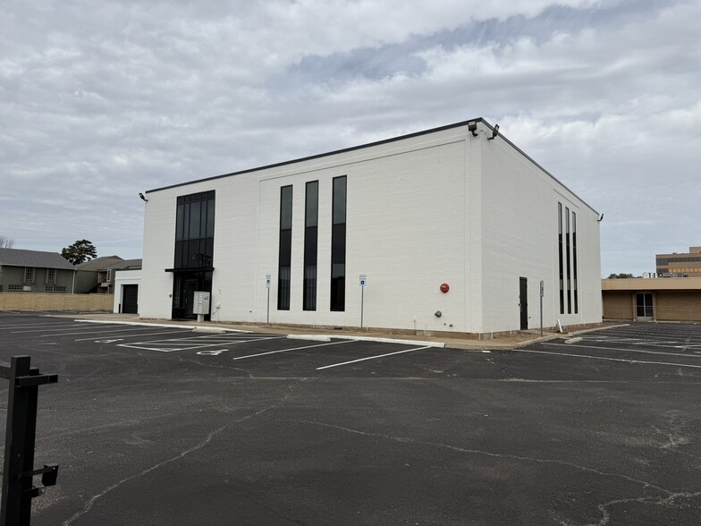 More Photos Of 223 NE Loop 820, Hurst Office For Sale