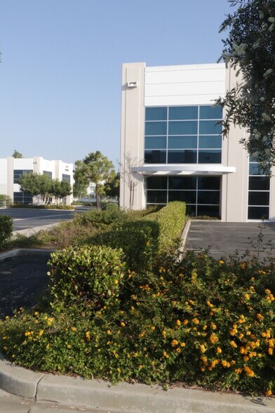 More Photos Of 2816 Columbia St, Torrance Light Distribution For Lease