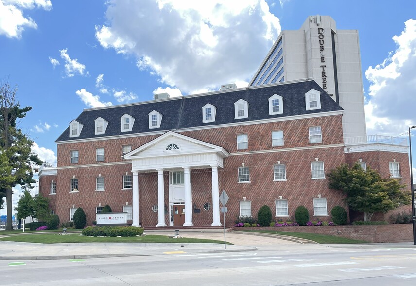 More Photos Of 502 W 6th St, Tulsa Office For Sale