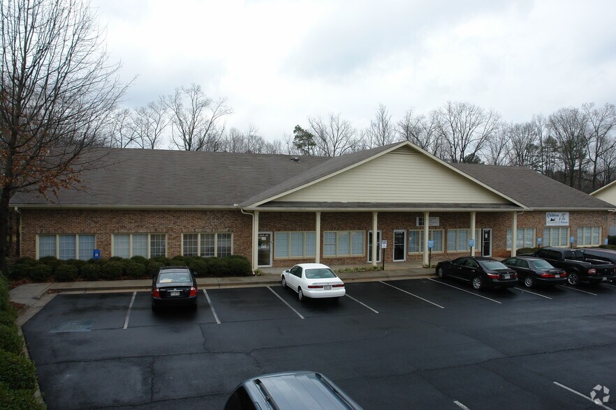 More Photos Of 140 Carnegie Pl, Fayetteville Medical For Lease